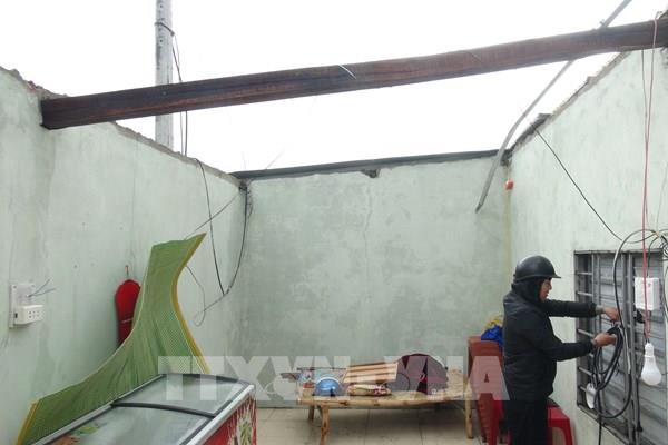 Quảng Bình: 8 người bị thương và hơn 230 nhà bị tốc mái vì bão số 13