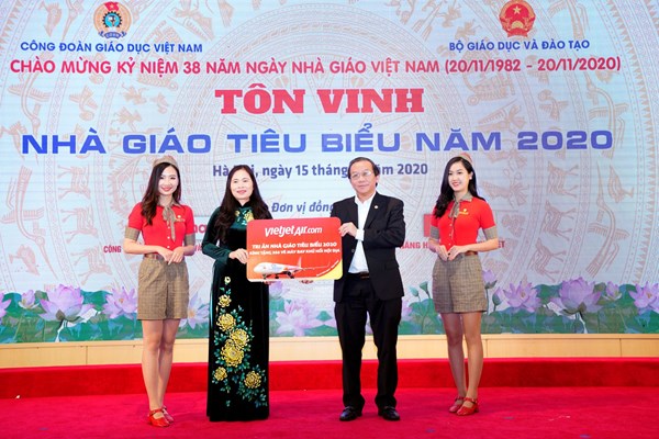 Vietjet Air tri ân các thầy cô giáo nhân kỷ niệm Ngày nhà giáo Việt Nam