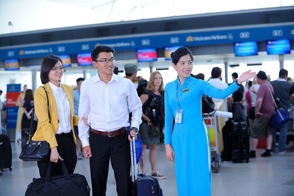 Vietnam Airlines hỗ trợ hành khách khi sân bay Cam Ranh ngừng thông tin phát thanh