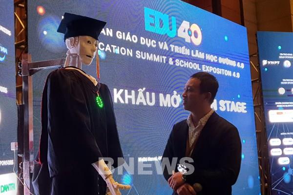 Ra mắt Trí Nhân - Người máy AI “quốc tịch Việt Nam” đầu tiên