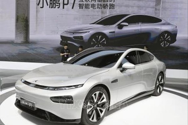 Trung Quốc cắt giảm 20% trợ cấp xe “xanh” khi doanh số bán phục hồi