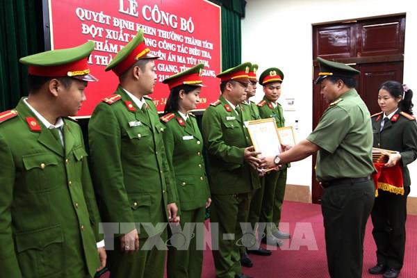 Hà Giang: Khen thưởng đột xuất thành tích phá chuyên án lớn về ma túy