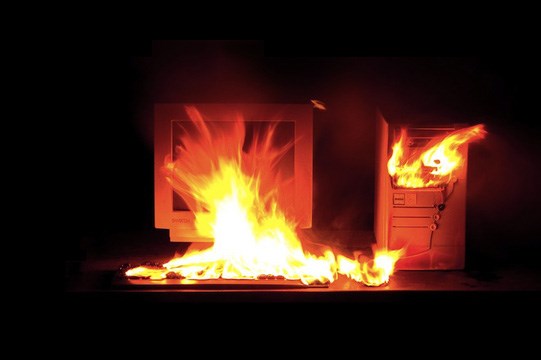 Nghệ An: Kịp thời dập tắt vụ cháy tại kho chứa dung môi sơn PU