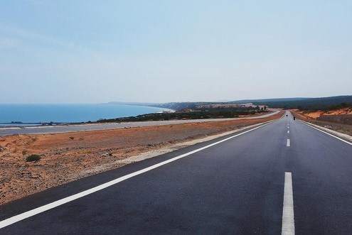 Gần 1.600 tỷ đồng thi công hai tuyến đường ven biển Bình Thuận