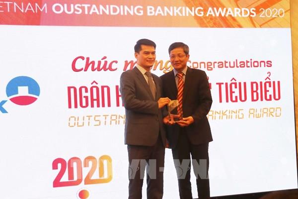 Chuyển đổi số: Vinh danh 5 ngân hàng tiêu biểu trong năm 2020