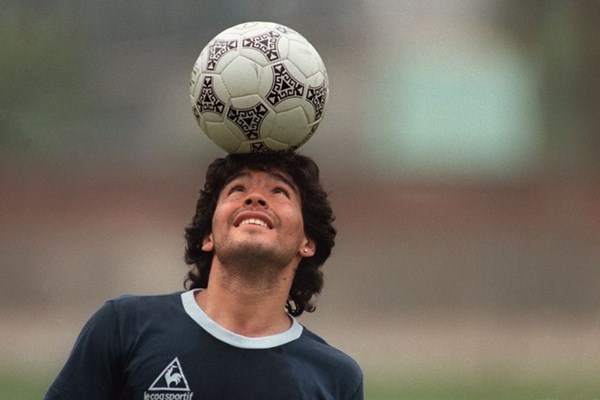 Argentina để quốc tang huyền thoại bóng đá Diego Maradona