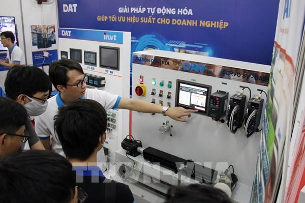 Chuyển đổi số, doanh nghiệp phải quyết tâm thay đổi từ "gốc rễ"
