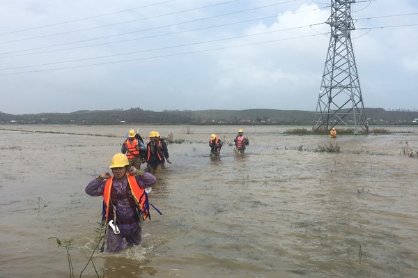Điện lực miền Nam hướng về miền Trung trong "Tháng tri ân khách hàng"