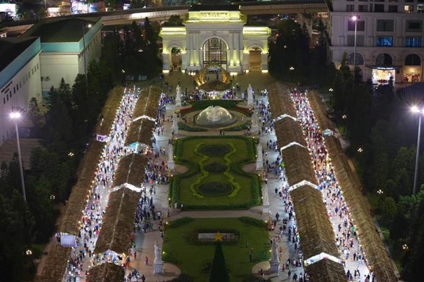 Hà Nội đêm không ngủ - Đại tiệc mua sắm, càng khuya giá càng giảm