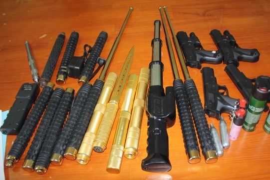 TP Hồ Chí Minh: Phát hiện đối tượng tàng trữ hàng trăm công cụ hỗ trợ