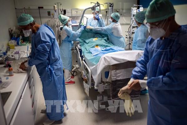 Dịch COVID-19: Mỹ tiếp tục ghi nhận số ca nhiễm mới và tử vong cao