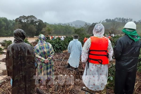 Lâm Đồng: 4 du khách bị lũ cuốn trôi, 2 người vẫn đang mất tích