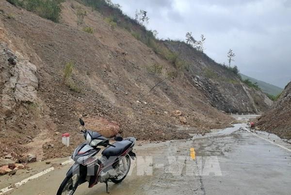 Thừa Thiên – Huế tính hạ giải một quả núi để ngăn sạt lở xuống đường