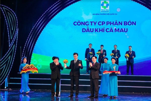 Phân bón Cà Mau nhận giải thưởng thương hiệu quốc gia 2020