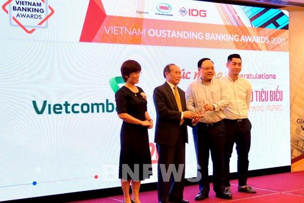 Vietcombank được vinh danh Ngân hàng chuyển đổi số tiêu biểu năm 2020