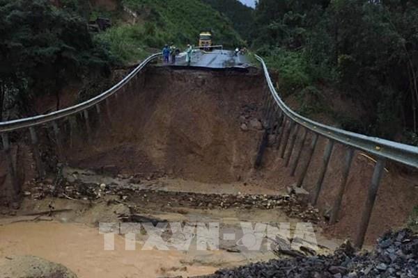 Quốc lộ 26 đoạn qua Đắk Lắk bị sụt lún nghiêm trọng