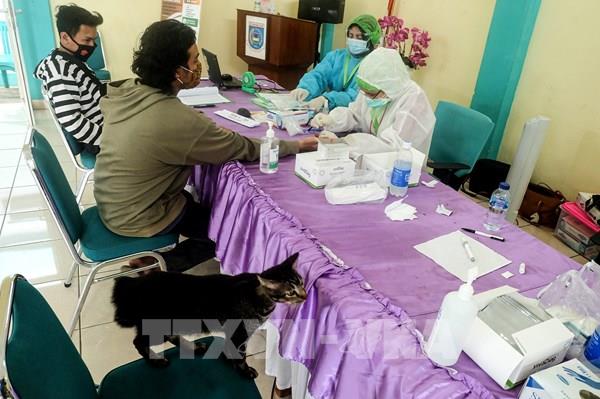 Indonesia rút ngắn kỳ nghỉ cuối năm do dịch COVID-19