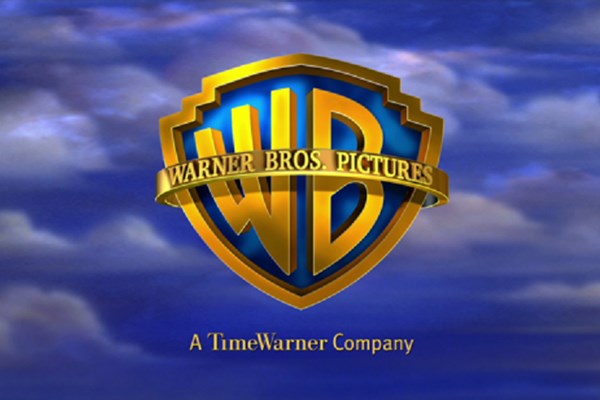 Warner Bros đưa ra quyết định bước ngoặt