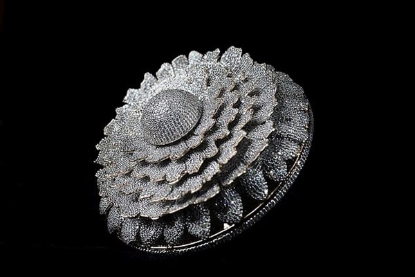 Nhẫn đính 12.638 viên kim cương của Ấn Độ lập kỷ lục thế giới