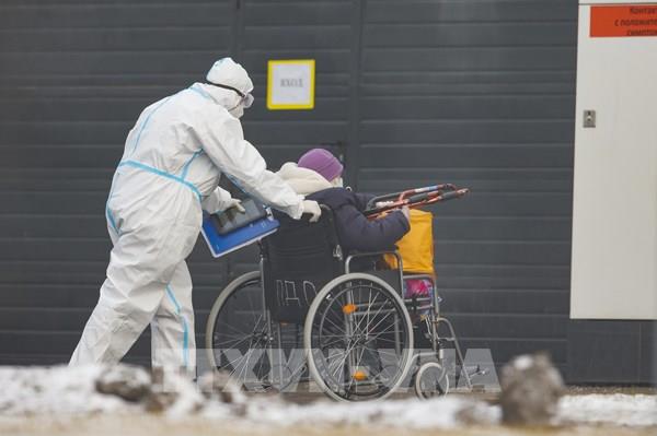 Dịch COVID-19 sáng 6/12: Châu Âu ghi nhận nhiều ca nhiễm nhất thế giới