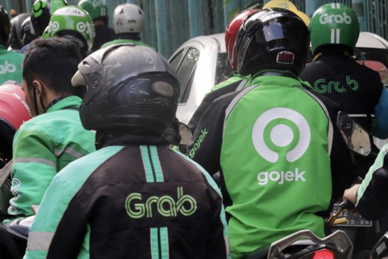 Tài xế của Gojek và Grab phản đối mạnh mẽ trước tin hai hãng sẽ sáp nhập