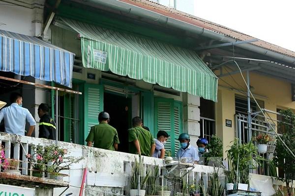 Tp. Hồ Chí Minh: Kịp thời giải cứu 2 người trong đám cháy chung cư cũ