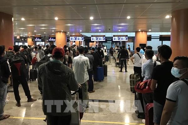 Dịch COVID-19: Đưa hơn 340 công dân Việt Nam từ Myanmar về nước