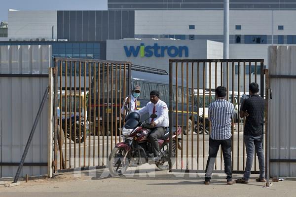 Ấn Độ: Công nhân nhà máy sản xuất iPhone biểu tình bạo loạn do bị nợ lương