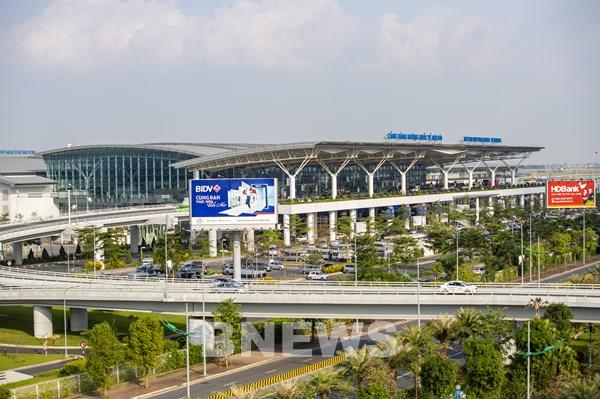 Kế hoạch mở lại các đường bay quốc tế thường lệ gồm mấy giai đoạn?