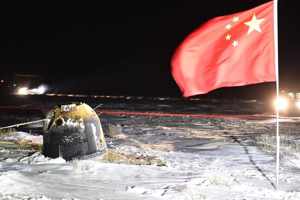 Tàu vũ trụ Thường Nga 5 của Trung Quốc trở về Trái Đất