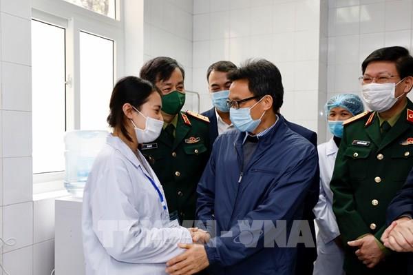 Phó Thủ tướng Vũ Đức Đam thăm các ca tiêm thử vaccine Nano Covax ngừa COVID-19 đầu tiên