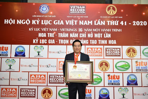 Biendong POC nhận Kỷ lục Việt Nam