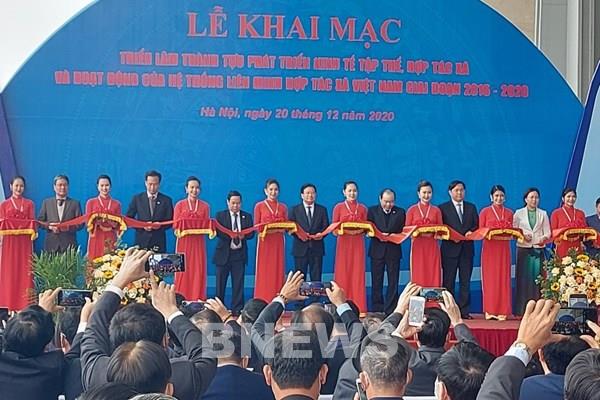 Khai mạc Triển lãm những thành tựu nổi bật của khu vực kinh tế tập thể, hợp tác xã