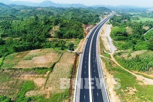 Tạo đột phá trong phát triển kết cấu hạ tầng giao thông