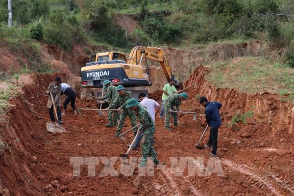 Gia Lai mở đường cho bà con Đê Kôn đón Tết