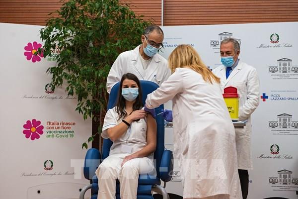 Italy, Tây Ban Nha bắt đầu tiêm vaccine phòng COVID-19