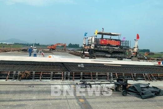 Đường băng được sửa chữa tại sân bay Nội Bài sẵn sàng đưa vào khai thác