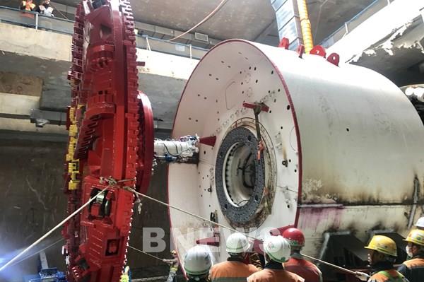 Hoàn thiện lắp ráp rô bốt đào hầm dự án đường sắt đô thị đoạn Nhổn-Ga Hà Nội