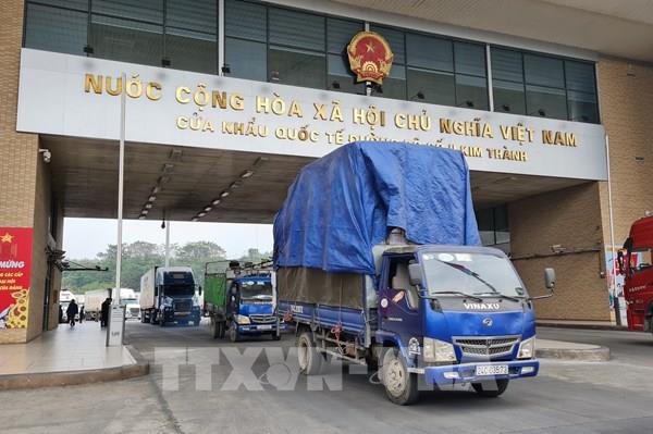 Thông quan hàng hóa tại cửa khẩu Lào Cai có nguy cơ ùn tắc trở lại