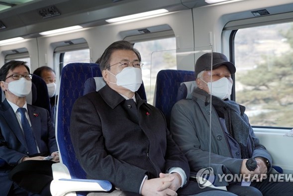 Hàn Quốc chạy thử tàu hỏa cao tốc KTX-Eum thân thiện với môi trường