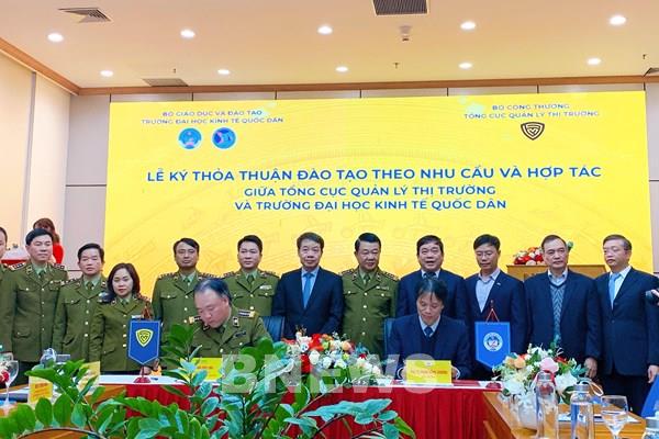 Hợp tác đào tạo khóa đầu tiên đại học chuyên ngành quản lý thị trường