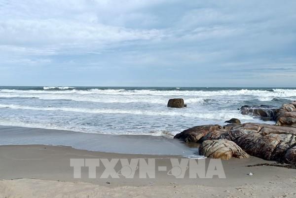 Bình Thuận: Tìm thấy thi thể du khách thứ hai bị sóng biển cuốn trôi