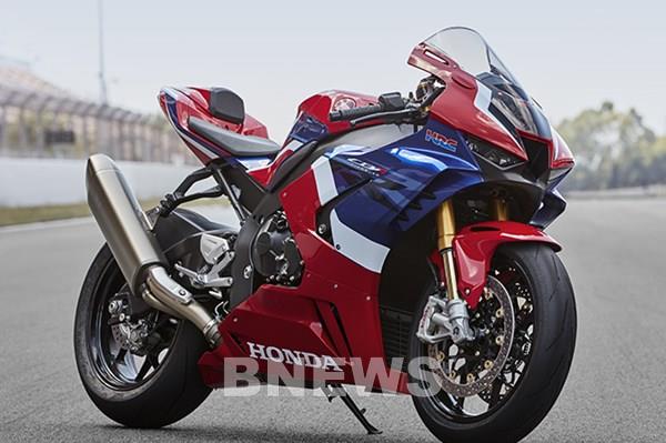 Triệu hồi xe phân khối lớn Honda CBR1000RR-R để thay thế tấm nối giảm xóc