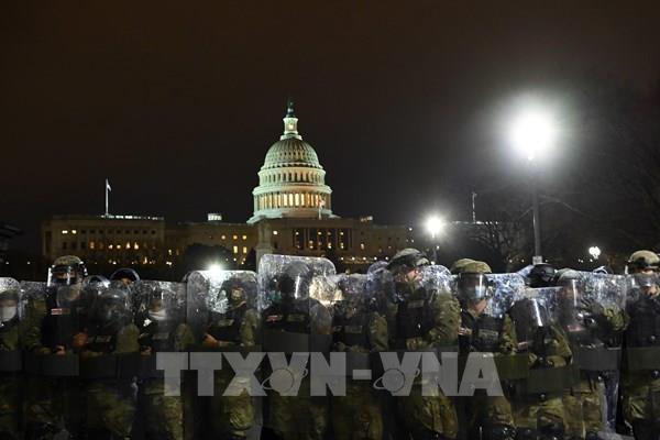 Mỹ phong tỏa trụ sở Quốc hội để đối phó với biểu tình