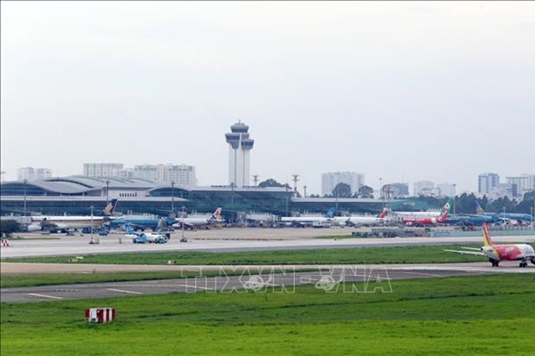 Tp. Hồ Chí Minh có 4 trường hợp nghi nhiễm virus SARS-CoV-2 tại Sân bay Tân Sơn Nhất