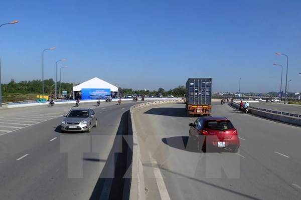 Tp. Hồ Chí Minh đề xuất duy trì trạm thu phí đường Nguyễn Văn Linh