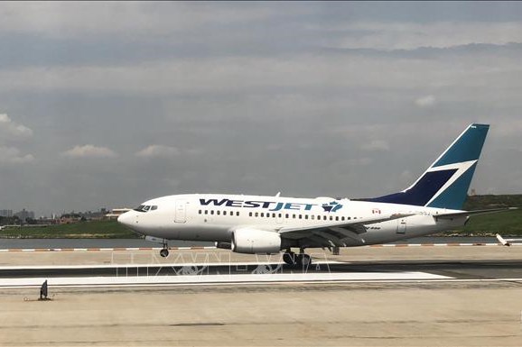 Hãng hàng không lớn thứ hai Canada sa thải tạm thời 1.000 nhân viên