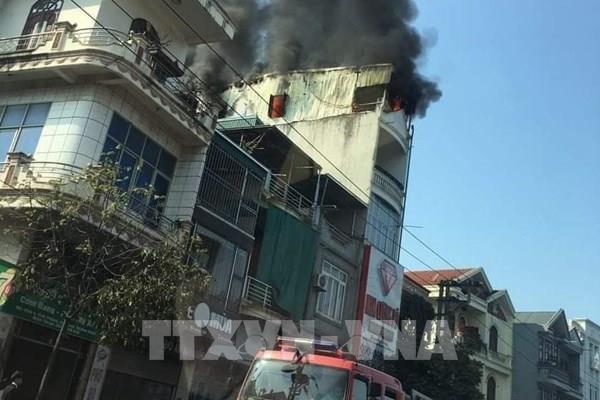 Đốt vàng mã gây cháy nhà tại Quảng Ninh