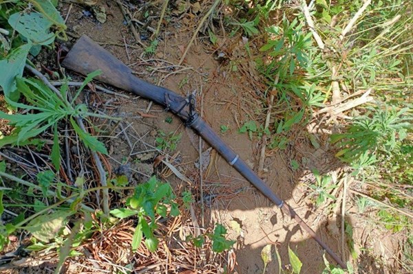 Đắk Nông: Đi săn khỉ, vô ý bắn chết người