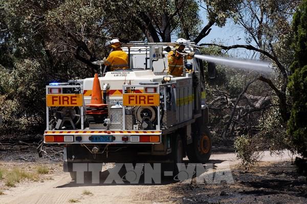 Cháy rừng vượt tầm kiểm soát, đe dọa người dân bang Tây Australia